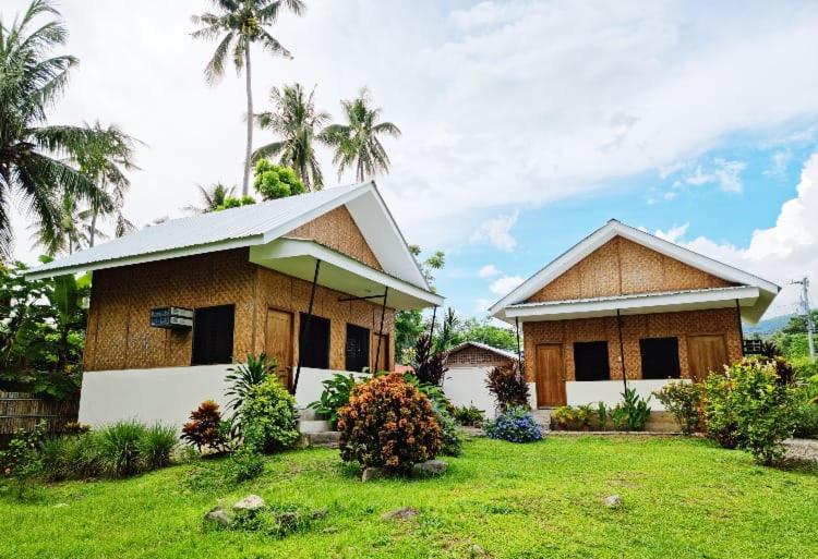Bahandi Beach Lodge Mambajao Exterior foto